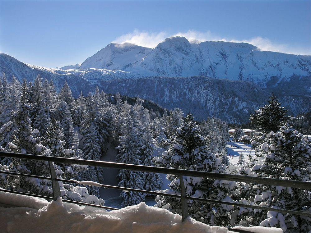 Ecrin Des Neiges Aparthotel Chamrousse Bagian luar foto