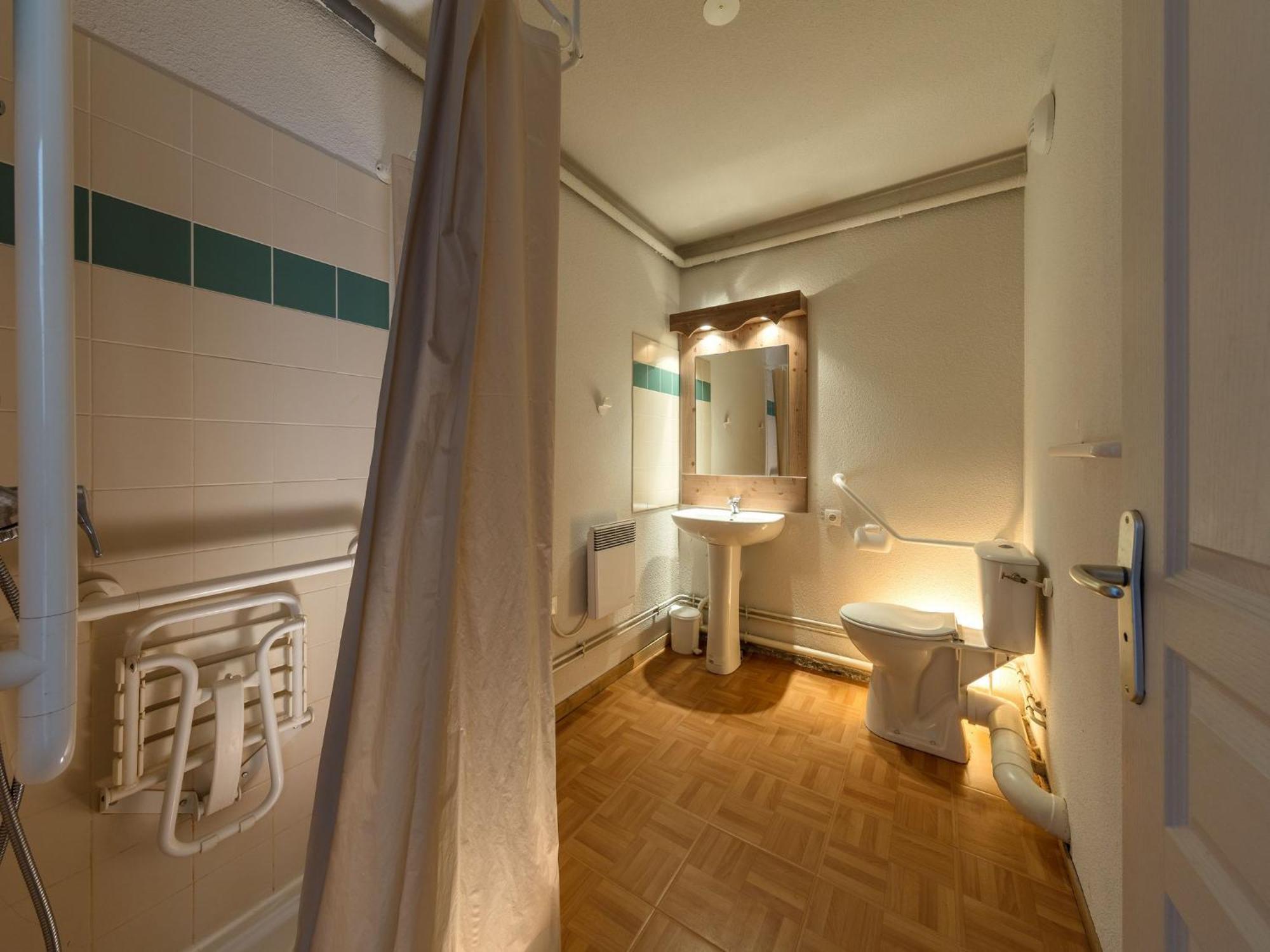 Ecrin Des Neiges Aparthotel Chamrousse Ruang foto