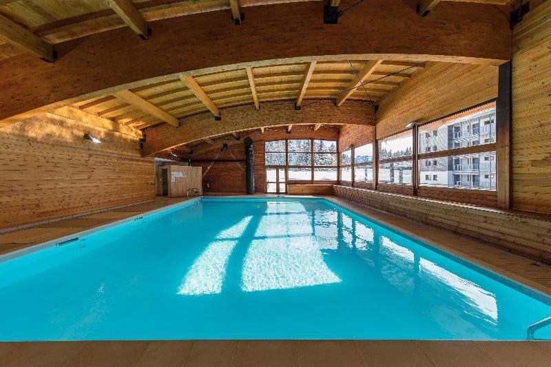 Ecrin Des Neiges Aparthotel Chamrousse Bagian luar foto